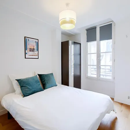Elegance Parisienne Au Coeur Du Marais Apartment
