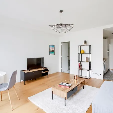 Apartment Elegance Parisienne Au Coeur Du Marais